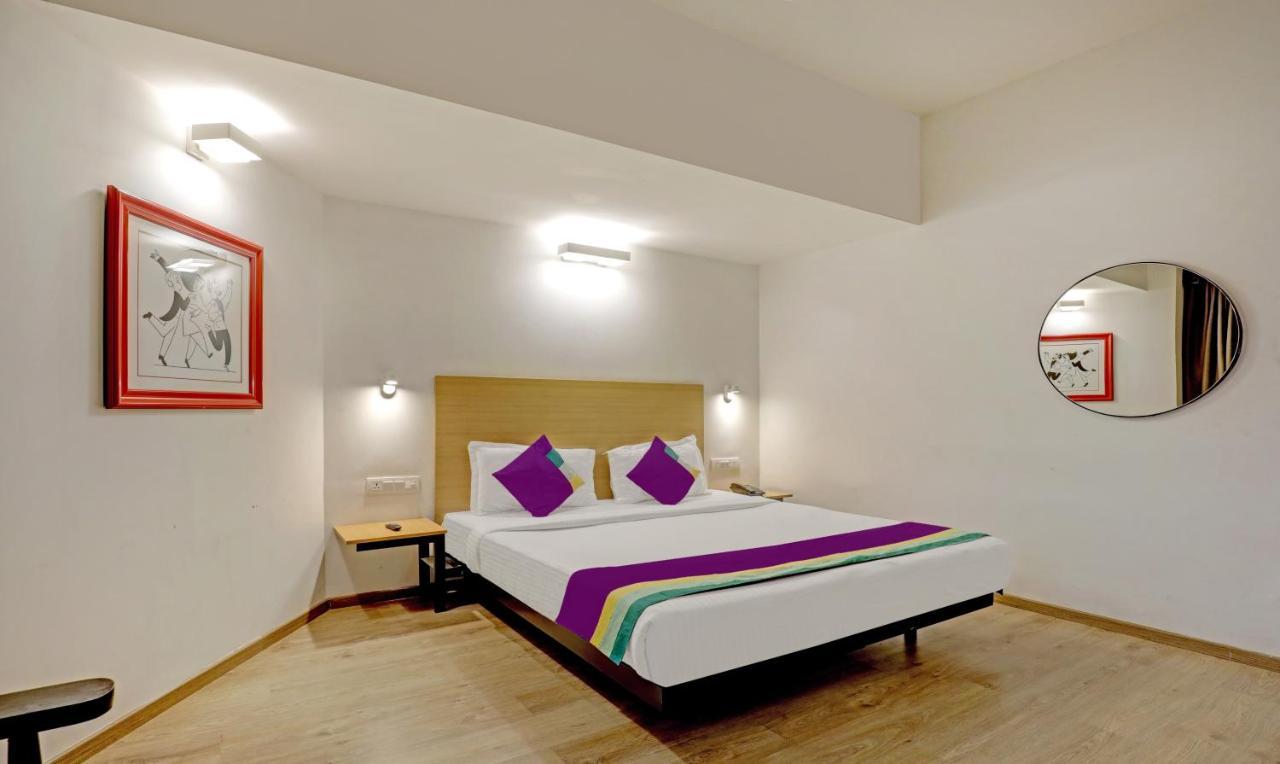 Hotel Itsy By Treebo - Vashistha Hyderabad Esterno foto